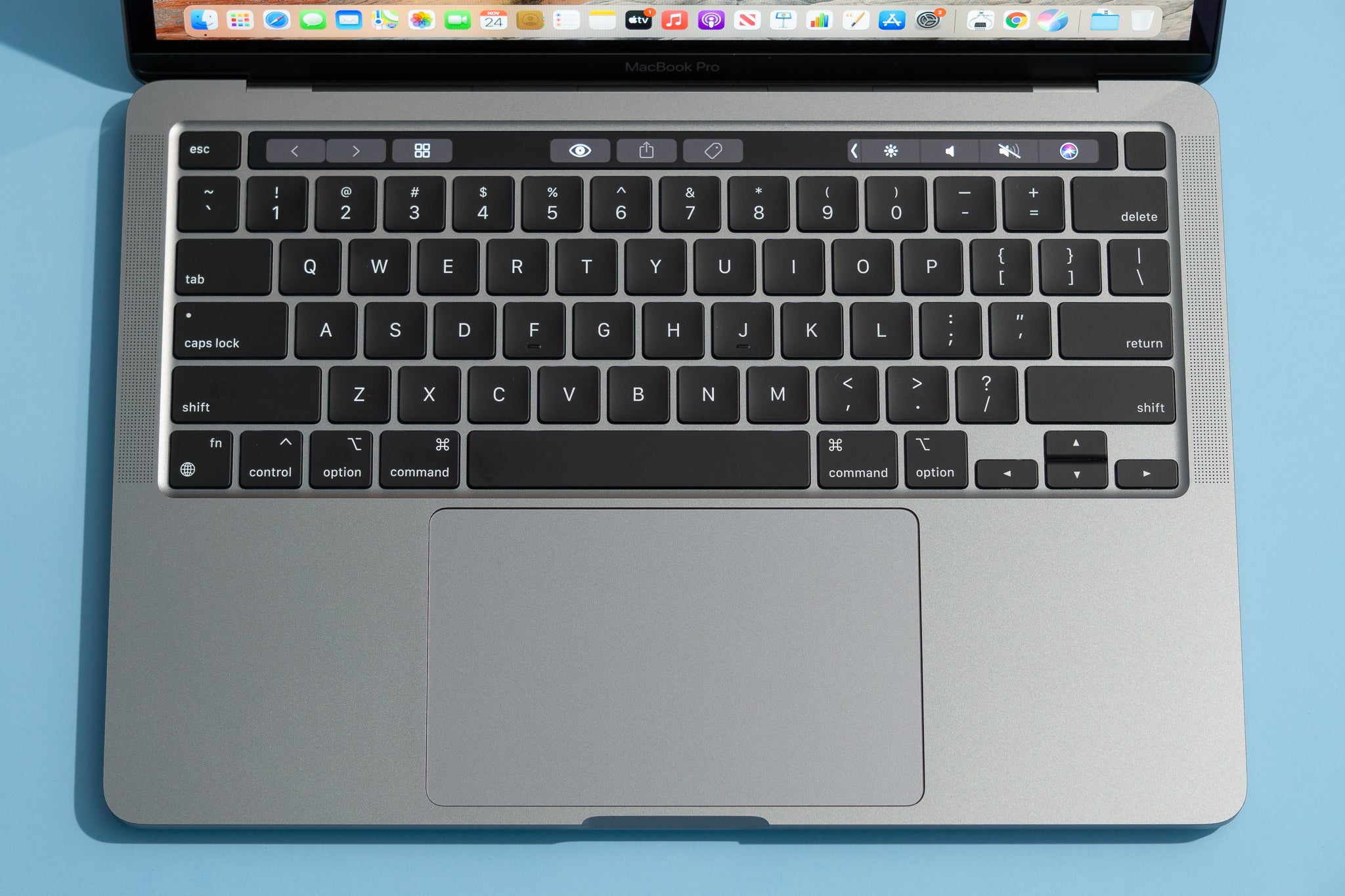 Клавиатура нового MacBook Pro от Apple.