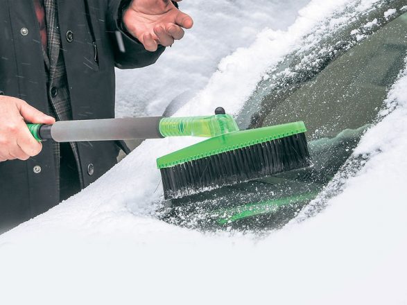 Щетка для чистки снега с авто
